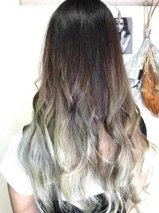 ロング カラー 門田 恭弥のヘアスタイル