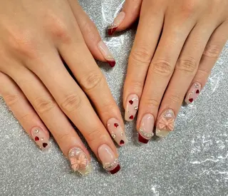 ネイル VIERU 🌈🎀💖のネイルデザイン