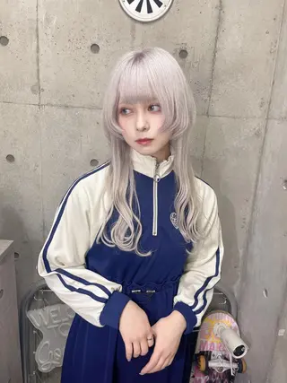 ロング カラー ホワイト&レイヤー カット職人長畠俊輔のヘアスタイル