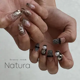 ネイル マツエク・マツパ アイブロウ beautyroom Naturaのネイルデザイン