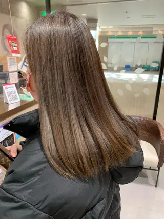 セミロング カラー 近藤千翔🩵 髪質改善Periodのエステ・リラクイメージ