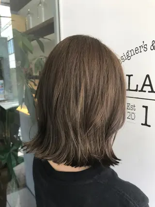 ミディアム カラー ひろせ かなのヘアスタイル