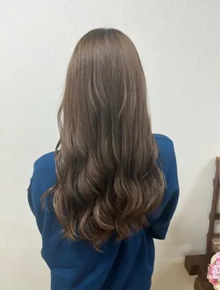 ロング カラー nana by pique所属・石津 瑚々奈のヘアスタイル