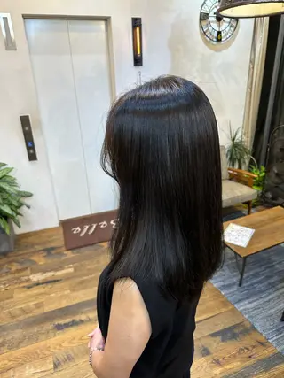ミディアム カラー 川口開世 layer cutのヘアスタイル