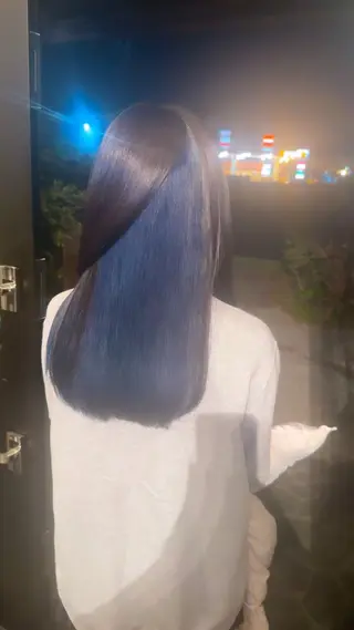 ロング カラー 梨菜/ハイトーン /ブリーチカラーのヘアスタイル