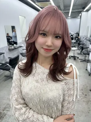 カラー 服部 しおんのヘアスタイル