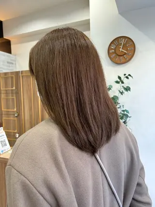セミロング カラー おおた きょうかのヘアスタイル
