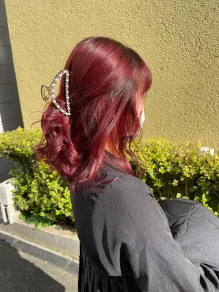 セミロング ブリーチ/ハイトーン 艶カラー/ユリナのヘアスタイル