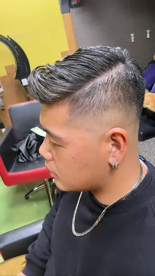 ショート メンズ デザインカラー🏝️ 須賀汐音のヘアスタイル