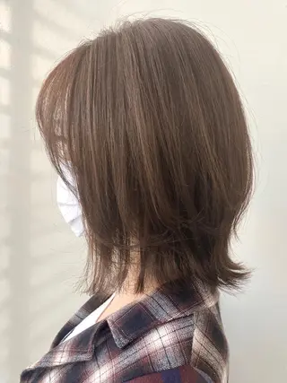 ショート カラー ANNA ／艶髪／ハイトーンのヘアスタイル