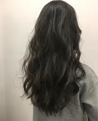 ロング salowin 原宿 aroa所属・韓国／ハッシュカット ／透明感カラー／金野のヘアスタイル