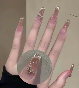 ネイル LEDアイラッシュ ∩_∩アオイのマツエク・マツパデザイン