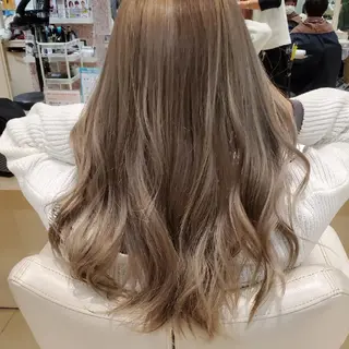 セミロング 社内カット講師・店長 菅原賢一のヘアスタイル