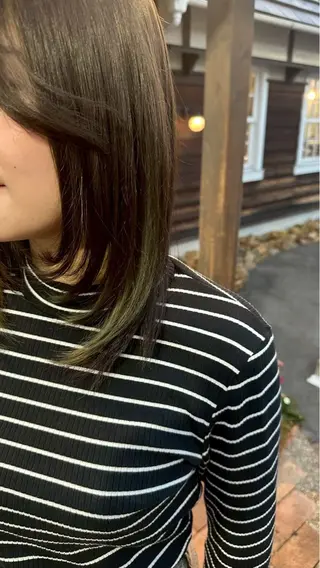 カラー 壁 菜乃葉のヘアスタイル