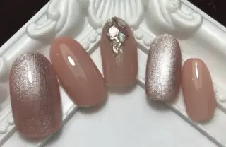 ネイル Nest 岩崎のネイルデザイン