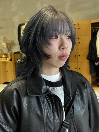 ミディアム カラー wewe: momoeのヘアスタイル