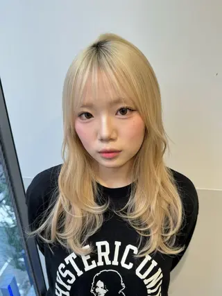 セミロング SALOWIN新宿三丁目【サロウィン】所属・レイヤー🔶髪質改善 🔶透明感カラー青木のヘアスタイル