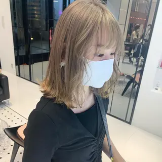 ミディアム カラー ハッシュカット/ハイ トーン/MANAMIのヘアスタイル