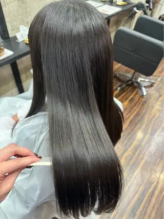 ロング トウダ リリカのヘアスタイル