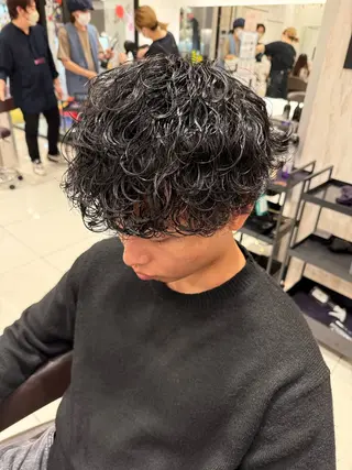 パーマ メンズ EARTH 山﨑龍馬のヘアスタイル