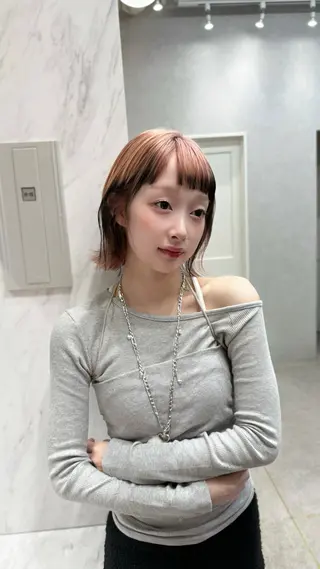 ミディアム karin ボブハイトーンのヘアスタイル