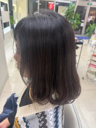 セミロング タカハシ リナのヘアスタイル