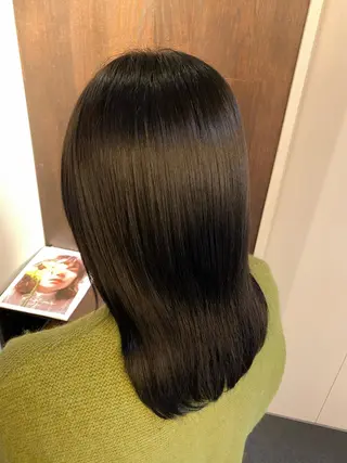 ミディアム 水谷 菜央のヘアスタイル
