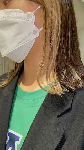 カラー ミルクティーベージュ ブリーチ🖤サヤカのヘアスタイル