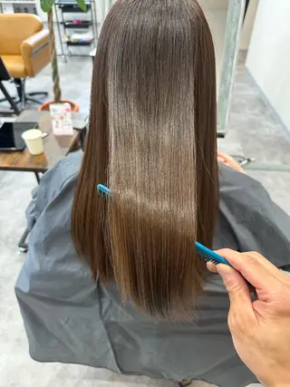 ロング 伊藤 裕貴のヘアスタイル