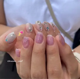 ネイル 𝓇𝒶𝓃𝒶𝓃 𝓃𝒶𝒾𝓁のネイルデザイン