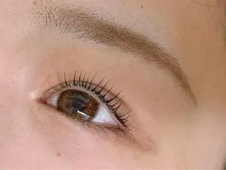 マツエク・マツパ TotalBeautysalonCURE所属・CURE 朱梨のネイルデザイン