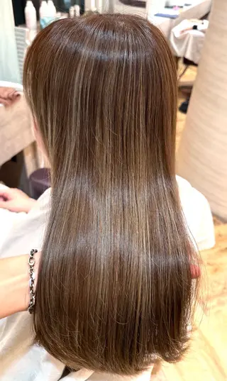 ミディアム カラー ROW銀座所属・艶髪職人tomoya /designerのヘアスタイル