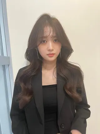 ロング 韓国ヘア レイヤーカットのヘアスタイル