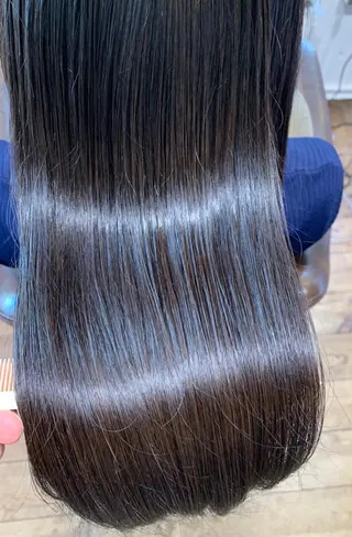 セミロング 凪の 旅先のヘアスタイル