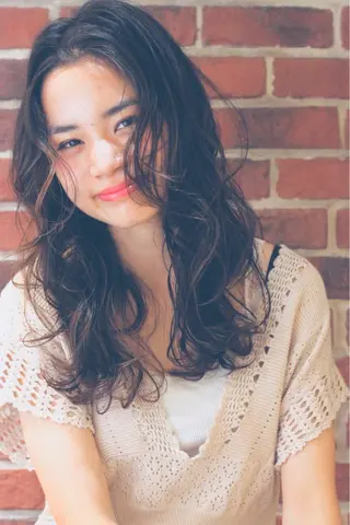 セミロング さかい なつみのヘアスタイル