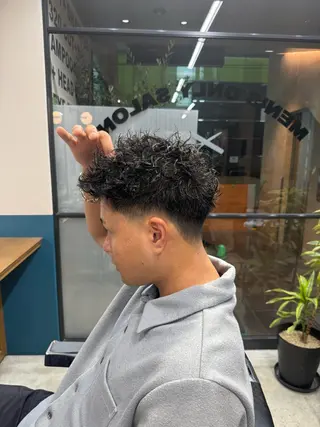 ショート パーマ メンズ シフト今泉所属・ヨネダ コウヘイのヘアスタイル