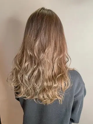 セミロング カラー 福森 みずきのヘアスタイル