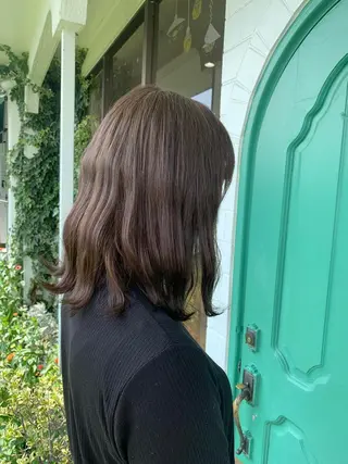 ミディアム カラー 佐藤 美咲のヘアスタイル