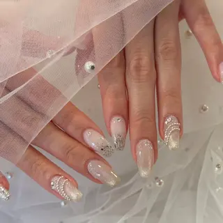 ミディアム NAIL SALON FLOR所属・キラキラネイル/ 韓国ネイルMAKIのネイルデザイン