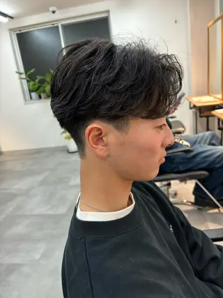 メンズ フェザーパーマ/韓国 /メンズカット保立のヘアスタイル