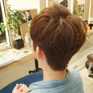 ショート カラー 透明感ハイライト◎ 伊藤夏海のヘアスタイル