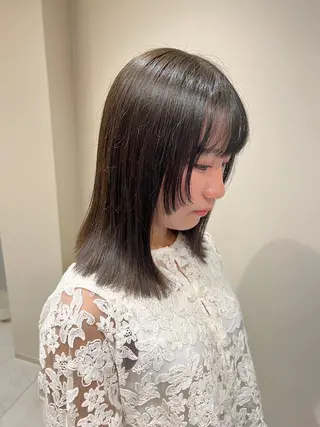 セミロング カラー ノイシキ サキのヘアスタイル