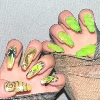 ネイル 🪐富島彩夏 /海外nail🪐のネイルデザイン