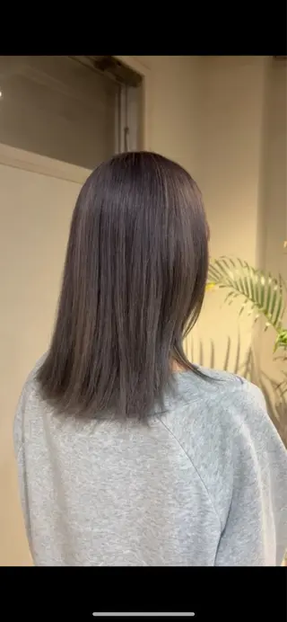 ミディアム カラー 藤原 瑠莉花のヘアスタイル