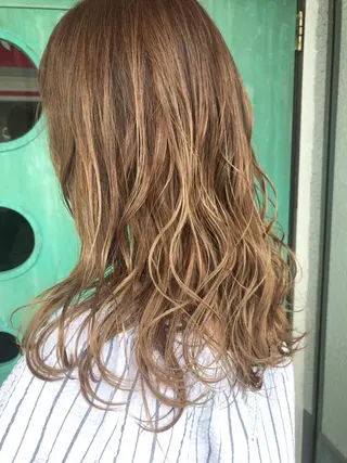 セミロング カラー レイヤーカット匠 イソザキノリユキのヘアスタイル