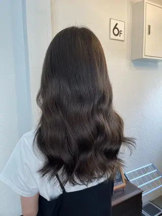セミロング 難波 茜のヘアスタイル