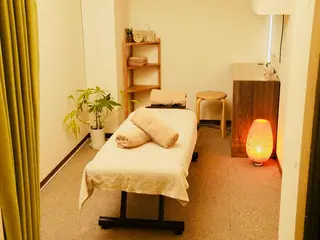 小顔・骨盤・姿勢矯正専門サロン　トレイン所属・新部 孝二のエステ・リラクイメージ