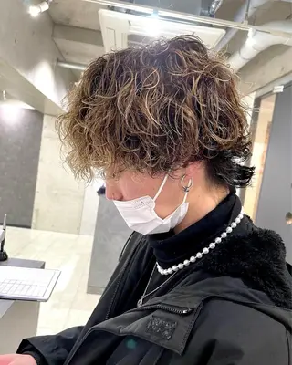 パーマ メンズ Kvell&Co.所属・ハイトーン カラーのヘアスタイル