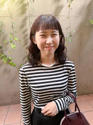 ミディアム パーマ 大橋 芽衣のヘアスタイル