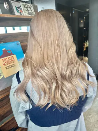 カラー 西村 桃花のヘアスタイル